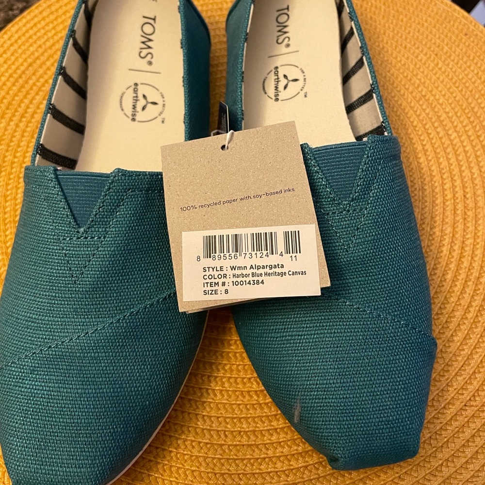 Tom’s Harbor blue heritage canvas shoes